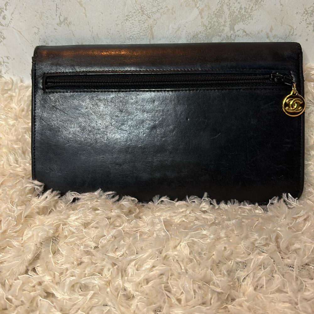 CHANEL Vintage Lambskin CLUTCH - Picture 6 of 11